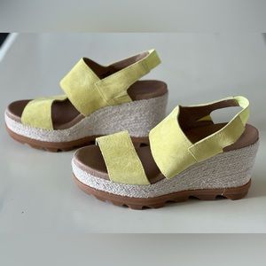 Sorel sling back wedge sandal